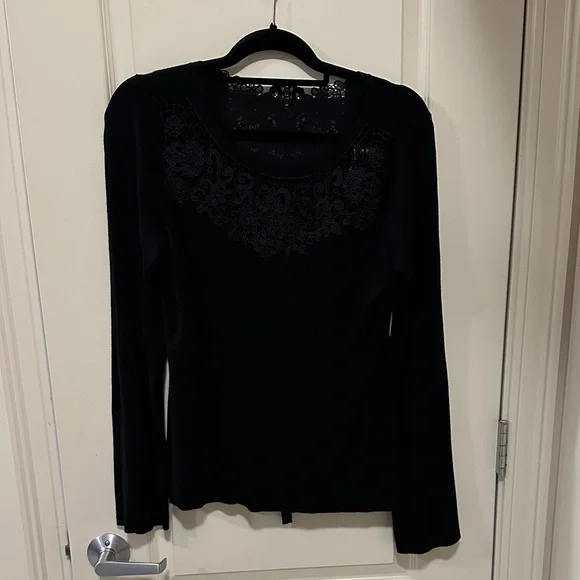 WHBM Bow Back Sweater with Crochet Detail - Picture 4 of 9